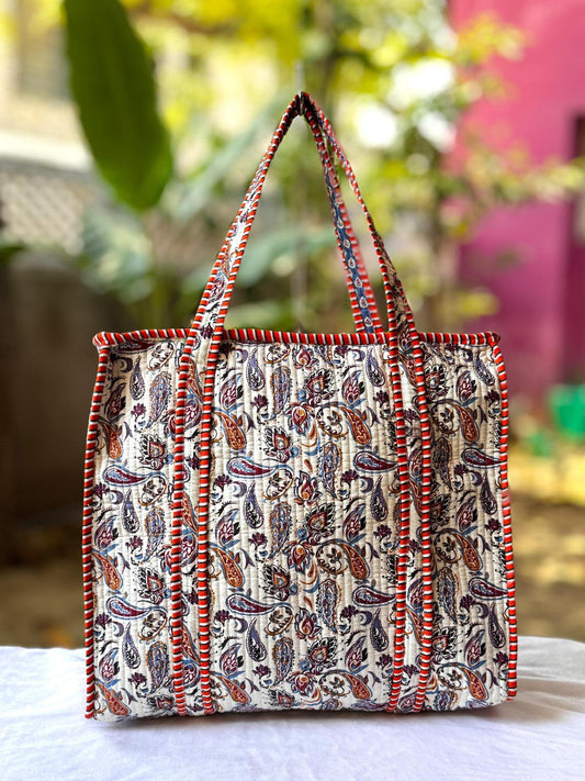 Quilted Tote Bag With Zip Closure