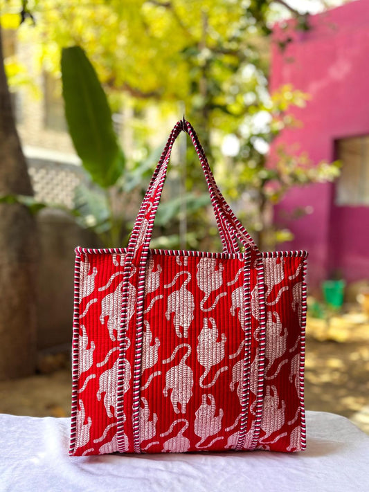Quilted Tote Bag With Zip Closure